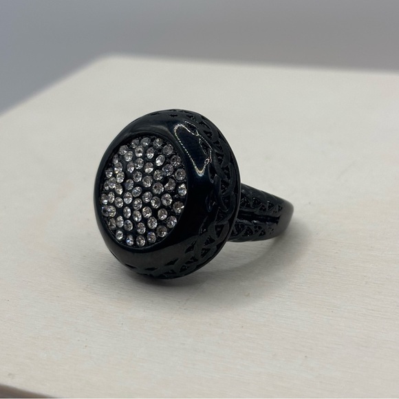 Black Cocktail Ring with Clear White Stones size 7.5 - Picture 1 of 6